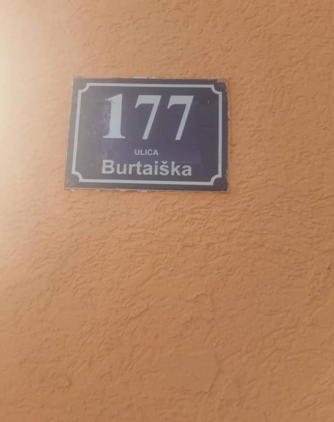 Apartmen Kuca Za Odmor I Familiju 巴尔 外观 照片